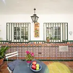 Semesterbostad Bright House With Patio By Conference Centre