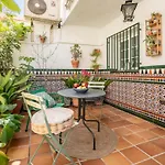 Bright House With Patio By Conference Centre Semesterbostad