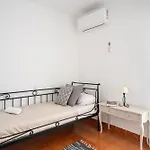 Semesterbostad Bright House With Patio By Conference Centre Granada