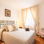 Semesterbostad Bright House With Patio By Conference Centre Granada