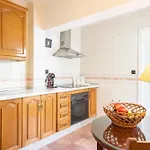 Bright House With Patio By Conference Centre