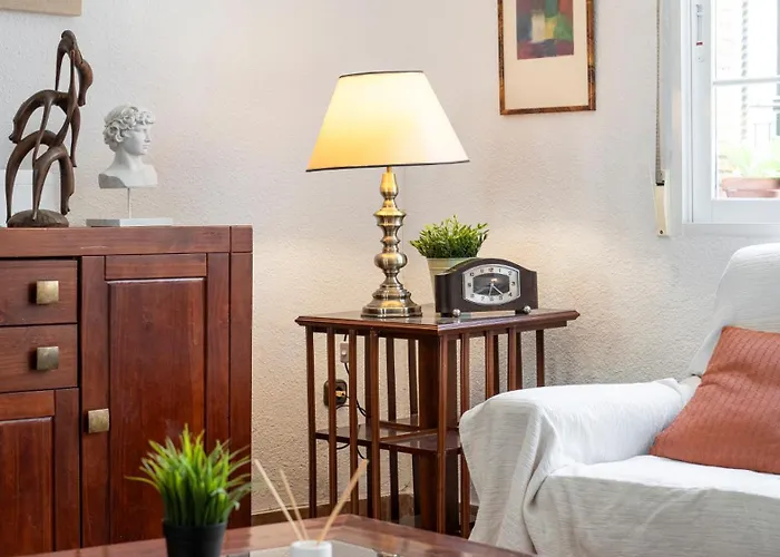 펜션 Bright House With Patio By Conference Centre *
