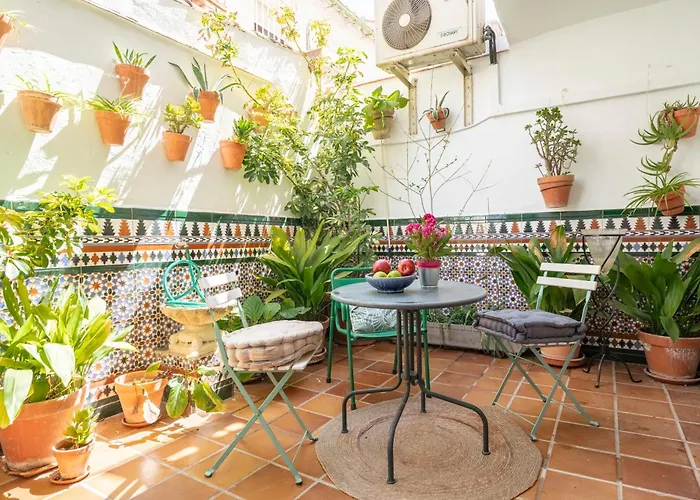 Bright House With Patio By Conference Centre 펜션 그라나다